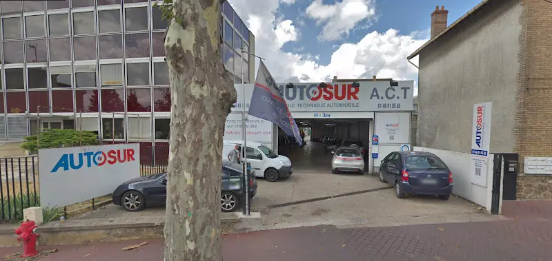 Photo publiée sur la fiche Google de Tesa Securité - Controle Technique Autosur Clamart Auto, Clamart