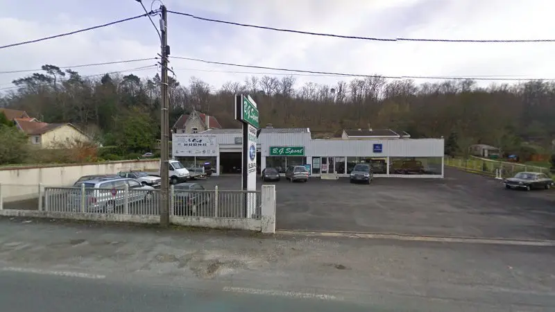 Vue de la rue devant B.g Sport, Marsac-sur-l'Isle