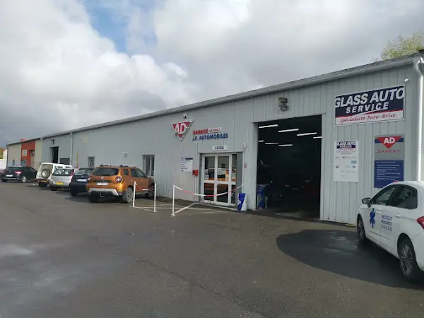 Photo publiée sur la fiche Google de JF Auto Glass Automotive Center, Tucquegnieux