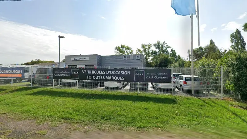 Vue de la rue devant Réparateur Audi Service Tonnay-Charente C.A.R., Tonnay-Charente