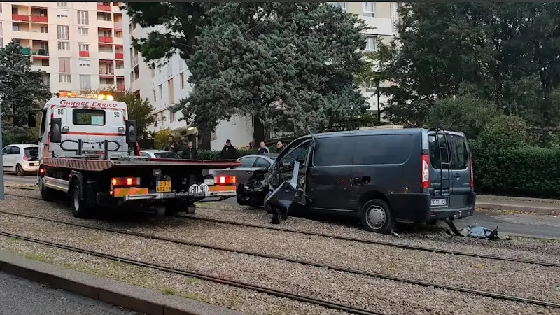 Photo publiée sur la fiche Google de Dépannage Auto Lyon - Autos Motos pneus à domicile 24/7, Lyon