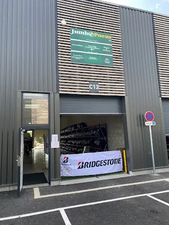 Photo publiée sur la fiche Google de Jumbo Pneus Saint Fargeau 77, Saint-Fargeau-Ponthierry