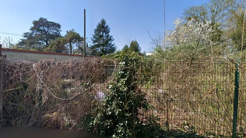 Vue de la rue devant Babiez Georges, Villeneuve-Saint-Georges