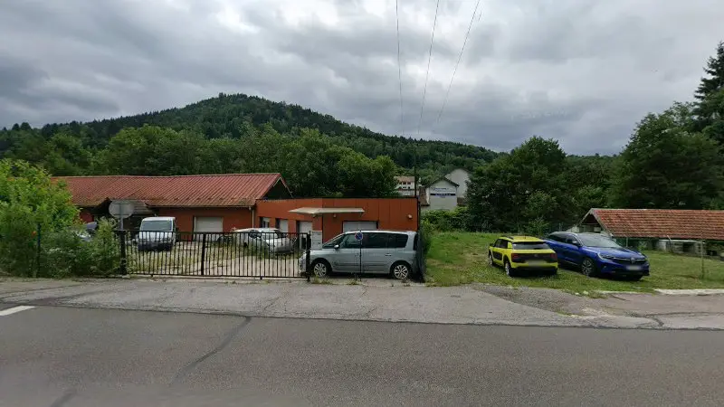 Vue de la rue devant My Garage, Fresse-sur-Moselle