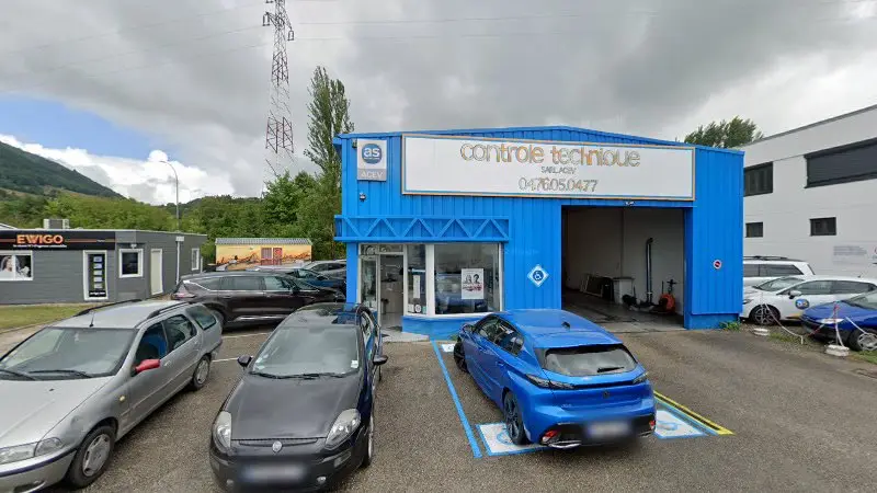 Vue de la rue devant Auto Sécurité - C.S.C.A. Dauphinois Central Cont, Voiron