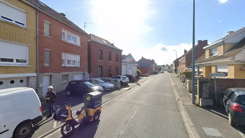 Vue de la rue devant Eurorepar Garage Thierry Choquet, Annezin