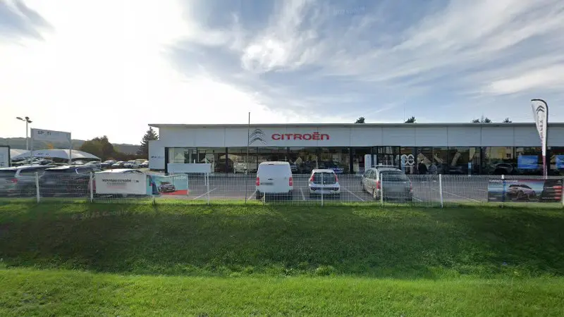 Vue de la rue devant DS SERVICE Gisors – Groupe Vauban, Gisors