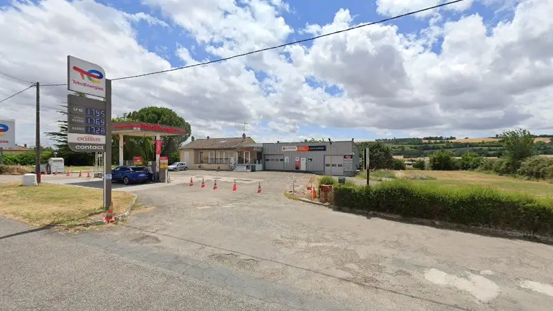 Vue de la rue devant GARAGE S.E.G.A MARTINEZ, Avignonet-Lauragais
