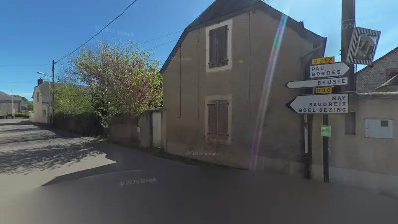 Vue de la rue devant Clinique Automobiles 64, Angaïs