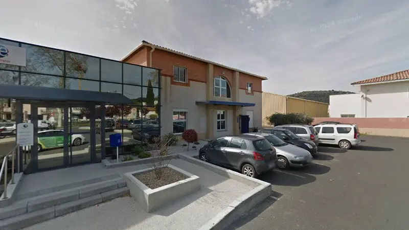 Vue de la rue devant Carrosserie bort, Clermont-l'Hérault