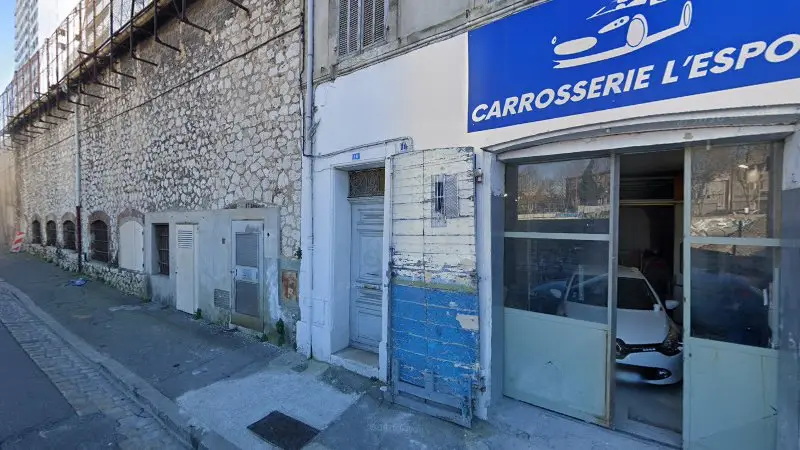 Vue de la rue devant Carrosserie L' Espoir, Marseille