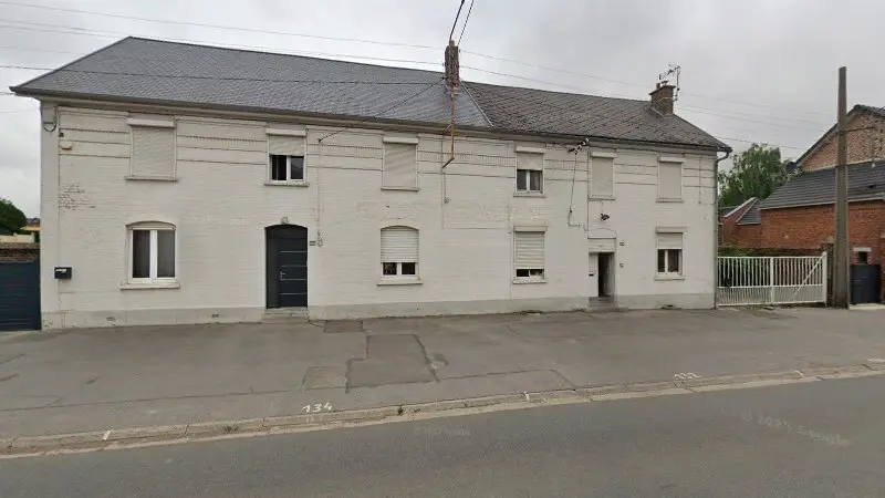 Vue de la rue devant Garage « » PEUGEOT ’ GOUZEACOURT, Gouzeaucourt