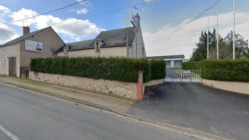 Vue de la rue devant Auvity Jean-Michel, Châteaumeillant
