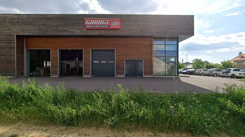 Vue de la rue devant Boulay Auto Parts, Boulay-Moselle