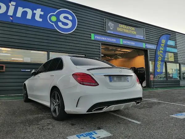 Photo publiée sur la fiche Google de Point S - Chambéry (FM 95 - ZI des Landiers Nord), Chambéry