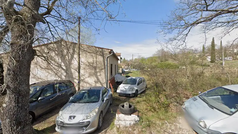 Vue de la rue devant GARAGE LE CHEVALIER - Citroën, Tourrettes