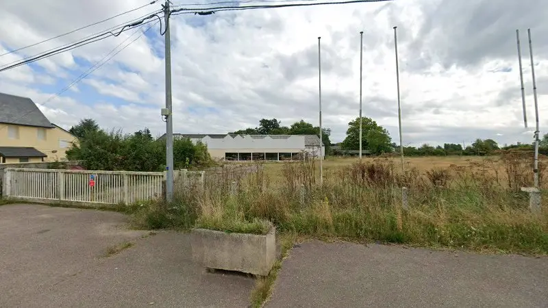 Vue de la rue devant PRECISIUM - GARAGE DU PLATEAU, Saint-Denis-des-Monts