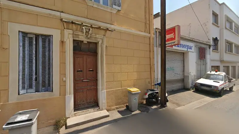 Vue de la rue devant Eurorepar Garage Courchet, La Seyne-sur-Mer