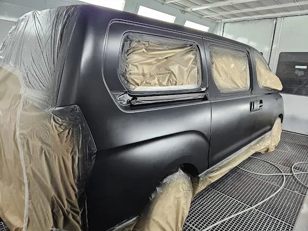 Photo publiée sur la fiche Google de carrosserie concept, Boissy-l'Aillerie