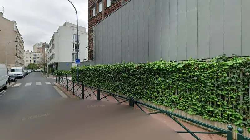 Vue de la rue devant carrosserie inter, Gennevilliers