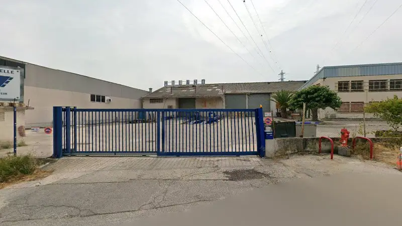 Vue de la rue devant MILANO CARROSSERIE INDUSTRIELLE MCI, La Garde