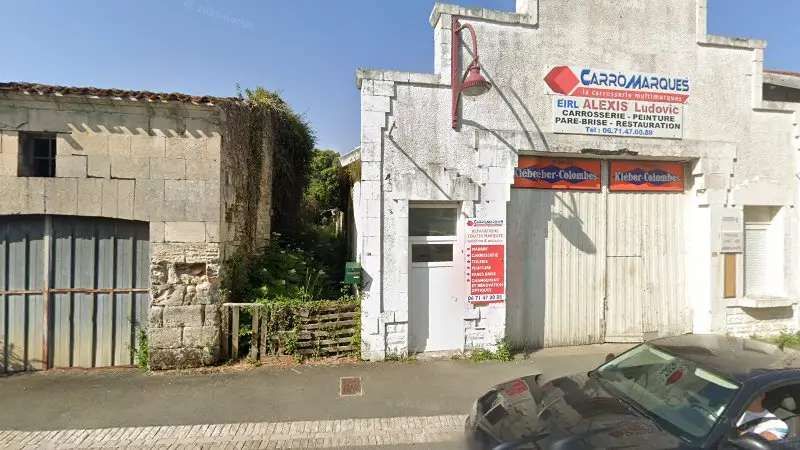 Vue de la rue devant Carrosserie Alexis Ludovic - Carro Marques, Ozillac