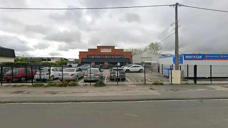 Vue de la rue devant PACTON FRANCE - Mercedes Benz Service, Dunkerque