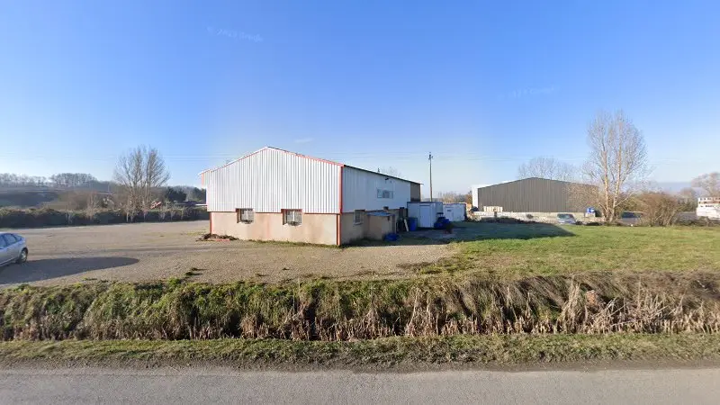 Vue de la rue devant Mi Garage De Tsuny, Lagrave