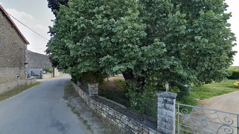 Vue de la rue devant Jeepstock France SAS, Val-de-Bonnieure