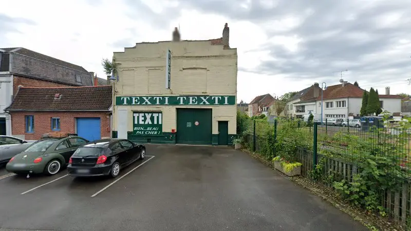 Vue de la rue devant d'boss service developpement, Saint-Pol-sur-Ternoise