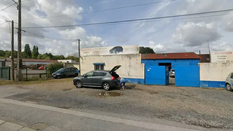 Vue de la rue devant Auto Sport Garage, Saint-Martin-Longueau