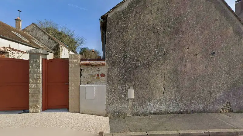 Vue de la rue devant GARAGE MOBILE, La Grande-Paroisse
