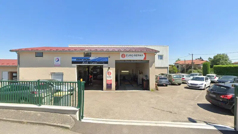 Vue de la rue devant Eurorepar Garage Guth-Larive, Messimy