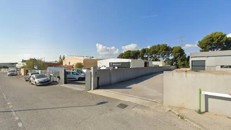 Vue de la rue devant RENAULT - LA VERDIERE AUTOMOBILES, Velaux