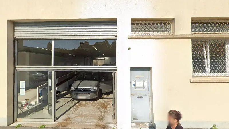 Vue de la rue devant beauty crh3d, Boulogne-sur-Mer