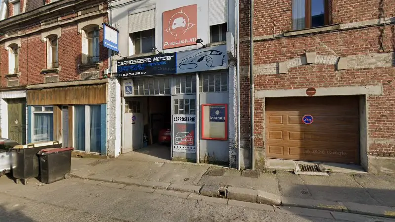 Vue de la rue devant Carrosserie Mercier, Saint-Quentin