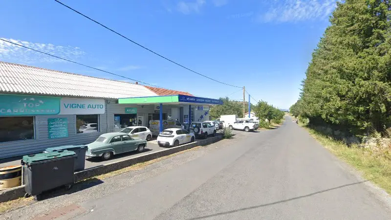 Vue de la rue devant TOP CARROSSERIE - VIGNE AUTO, Le Monastier-sur-Gazeille