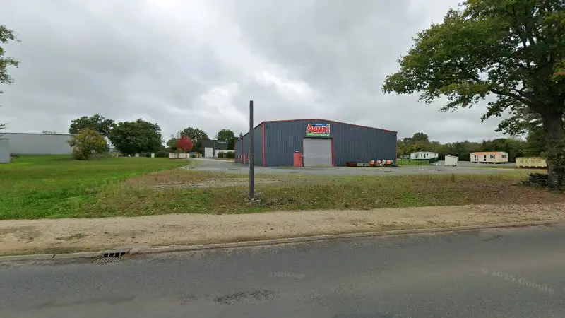 Vue de la rue devant Alnet Brémand Mécanique Précision Industrie, Le Tallud