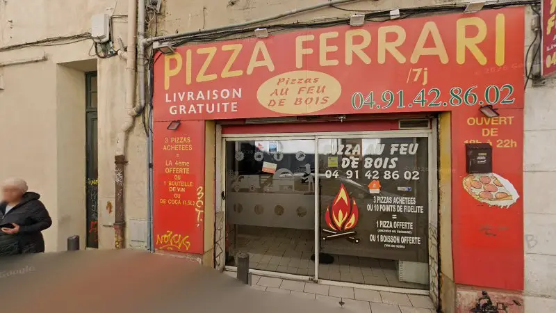 Vue de la rue devant Ecosiom Pasta Pizza, Marseille