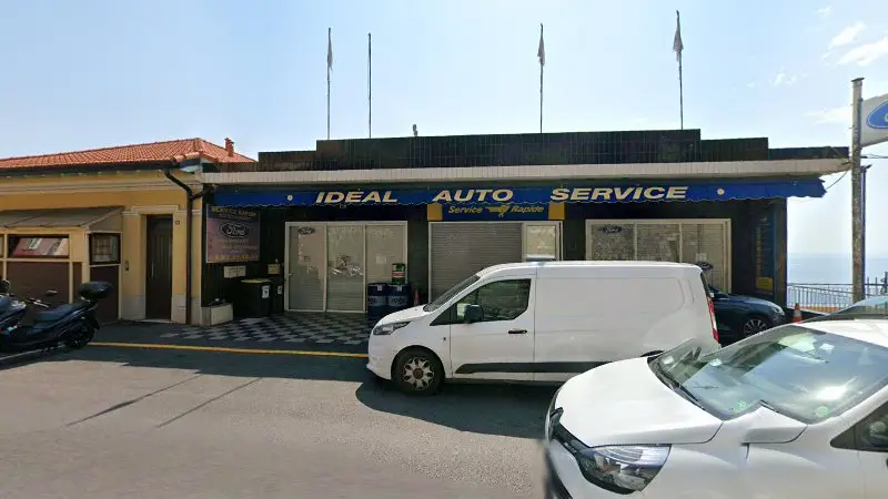Vue de la rue devant IDEAL AUTO SERVICE Ford Service, Roquebrune-Cap-Martin