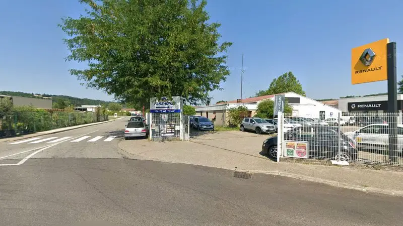 Vue de la rue devant Renault / Dacia - Garage Lapointe, Châteauneuf-de-Galaure