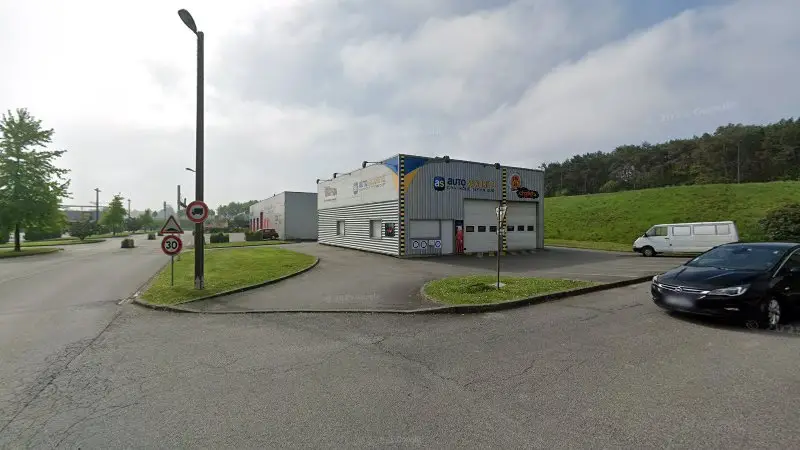 Vue de la rue devant AS Auto Sécurité Contrôle technique Liffré | Auto - Moto - VSP, Liffré