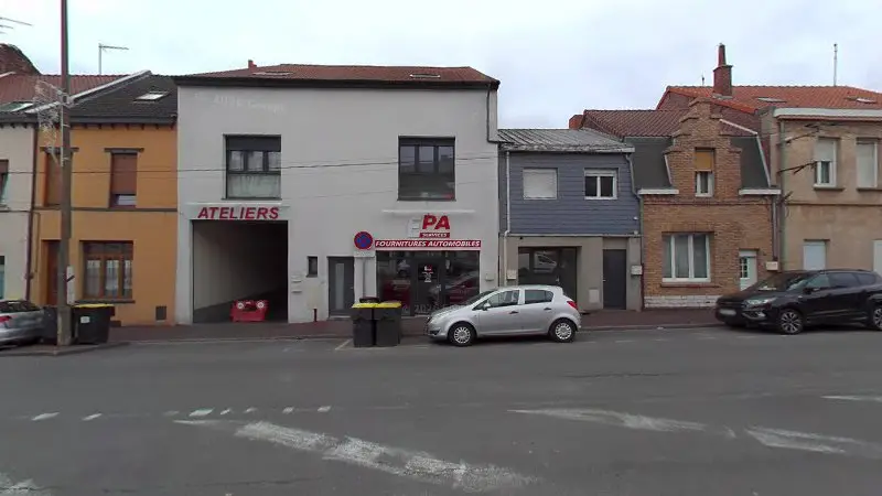 Vue de la rue devant EPA SERVICES FOURNITURES AUTOMOBILES, Sallaumines