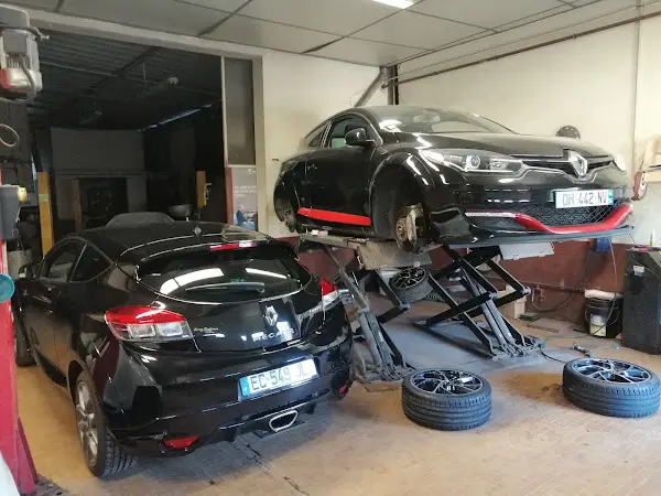 Photo publiée sur la fiche Google de Garage Renault Dacia Kauffmann et fis, Malleloy