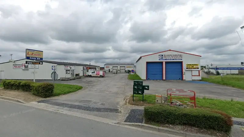 Vue de la rue devant Lj Auto, Saint-Erme-Outre-et-Ramecourt