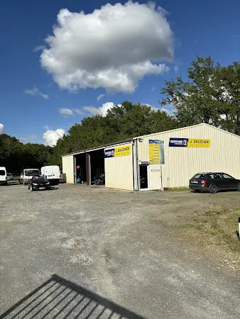 Photo publiée sur la fiche Google de GARAGE PREMIER - J.GAUCHER, Parigné-l'Évêque