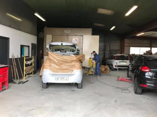 Photo publiée sur la fiche Google de GARAGE-CARROSSERIE SF-AUTOS SAINT-FLOUR, Saint-Flour