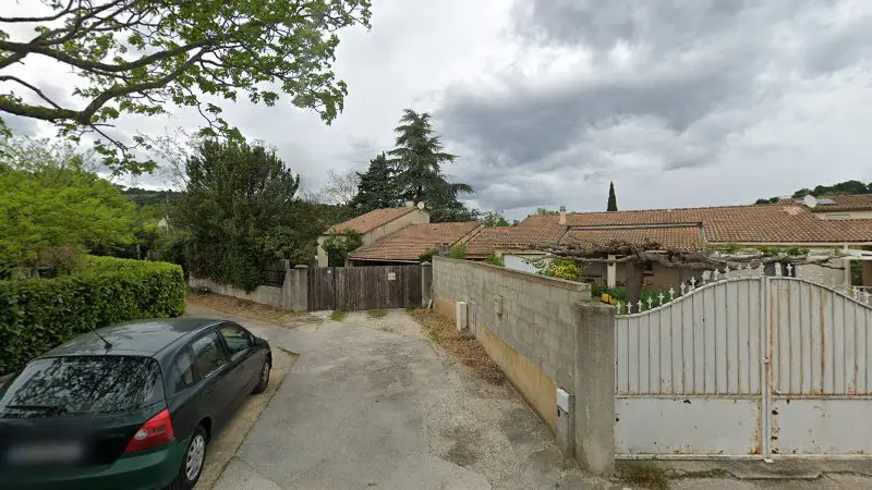 Vue de la rue devant M.M.Automobile, Bagnols-sur-Cèze