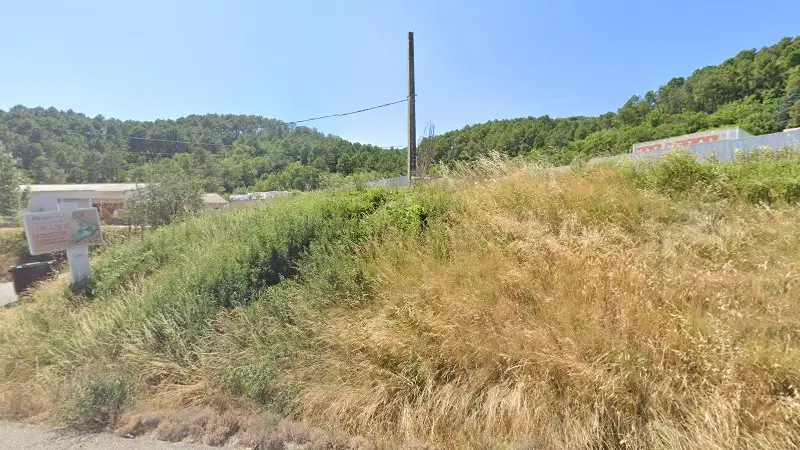 Vue de la rue devant VALAT DU BOUISSOUNNAS, Les Mages