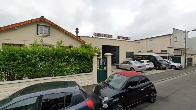 Vue de la rue devant Carrosserie Secours, Chennevières-sur-Marne